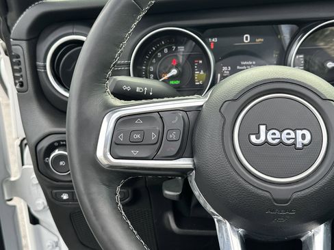 Used 2023 Jeep Wrangler Sahara w/ Cold Weather Group image 27