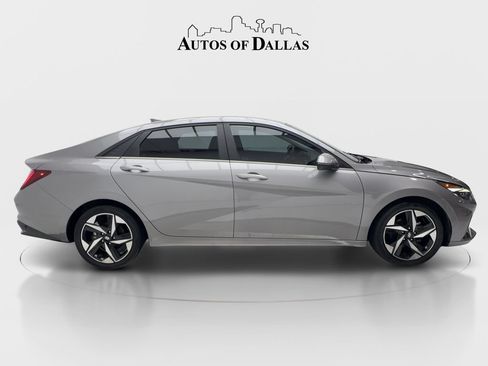 Used 2022 Hyundai Elantra SEL w/ Convenience + Premium Package FWD image 6
