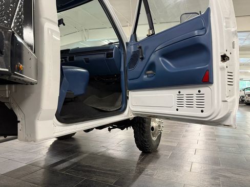 Used 1997 Ford F350 4x4 Regular Cab image 32