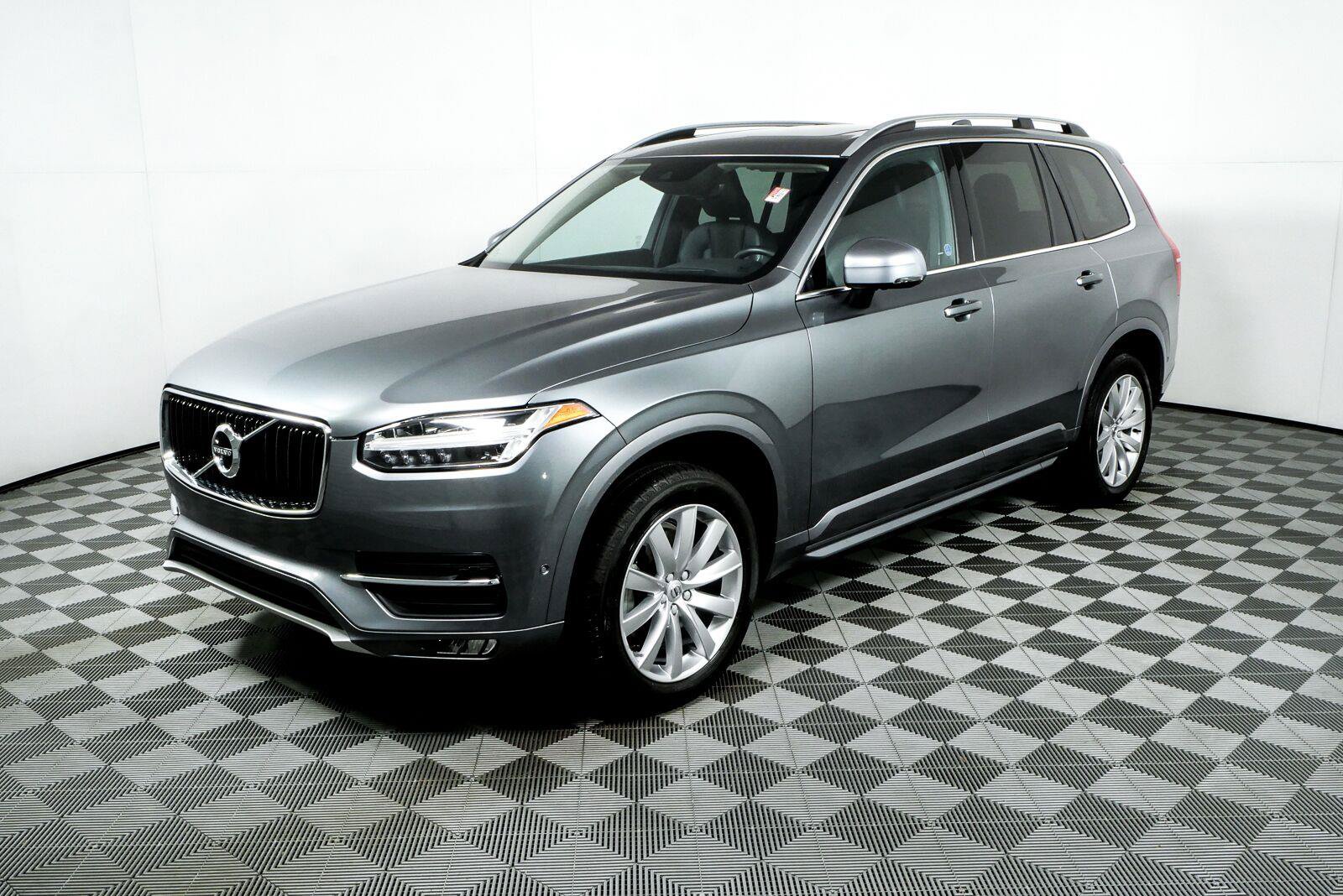 Used 2018 Volvo XC90 T6 Momentum w/ Convenience Package AWD/4WD image 26