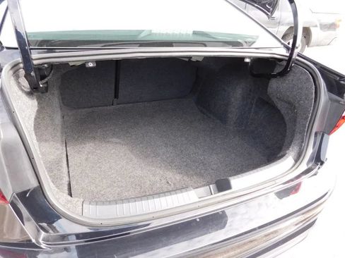 Used 2024 Volkswagen Jetta SE FWD image 7