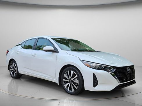 Used 2024 Nissan Sentra SV w/ SV Premium Package FWD image 9