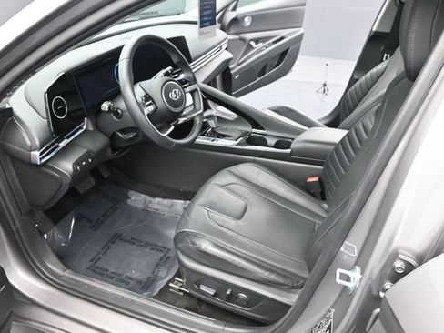 Certified 2023 Hyundai Elantra Limited w/ Cargo Package image 15