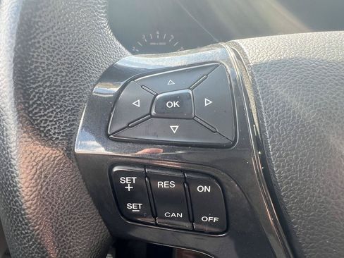 Used 2019 Ford Explorer XLT AWD/4WD image 13