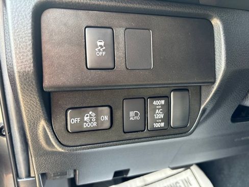 Used 2022 Toyota Tacoma TRD Off-Road AWD/4WD image 18