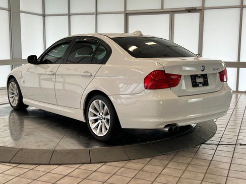 Used 2011 BMW 328i xDrive Sedan AWD/4WD image 5