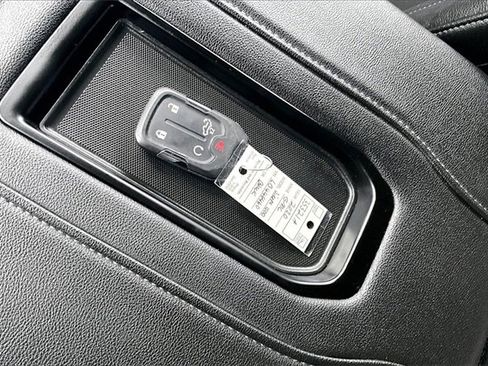 Used 2020 GMC Sierra 1500 SLT w/ SLT Premium Plus Package image 9