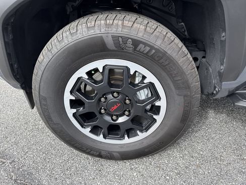 Used 2025 Toyota 4Runner TRD Off-Road Premium AWD/4WD image 11