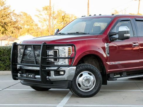 Used 2018 Ford F350 XLT w/ XLT Premium Package image 5