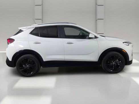 Used 2024 Buick Encore GX Sport Touring FWD image 4