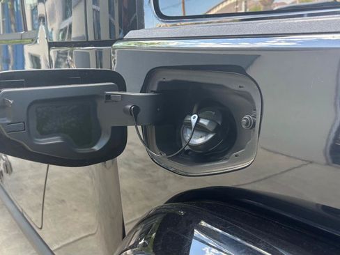 Used 2020 Jeep Gladiator Rubicon AWD/4WD image 12