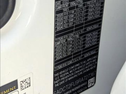 Used 2024 Jaguar F-PACE R-Dynamic S image 25