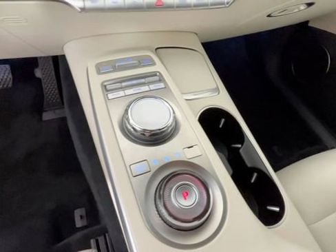 Used 2024 Genesis Electrified GV70 AWD/4WD image 25