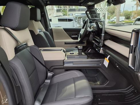 New 2026 GMC Hummer EV 4x4 Crew Cab image 6