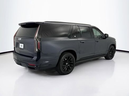 Used 2023 Cadillac Escalade ESV Sport Platinum w/ LPO, ONYX Package image 5