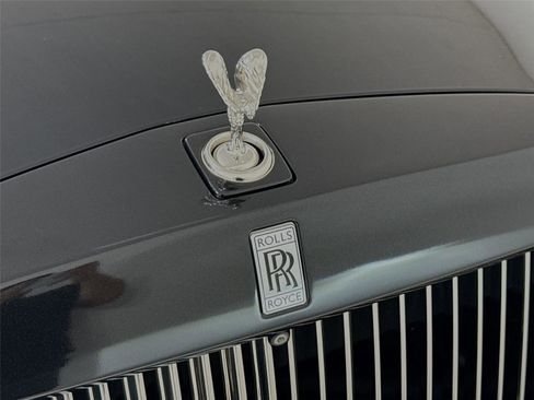 Used 2019 Rolls-Royce Phantom Sedan image 39