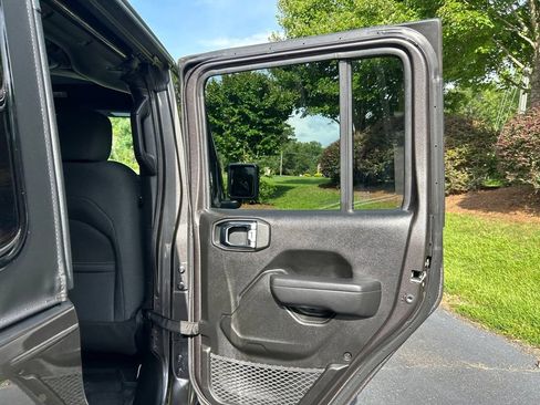 Used 2025 Jeep Wrangler Unlimited Sport AWD/4WD image 59