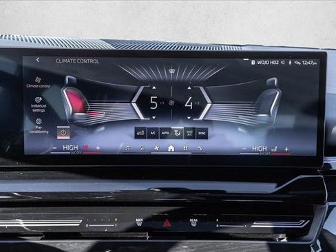 Used 2024 BMW 530i xDrive w/ Premium Package image 19