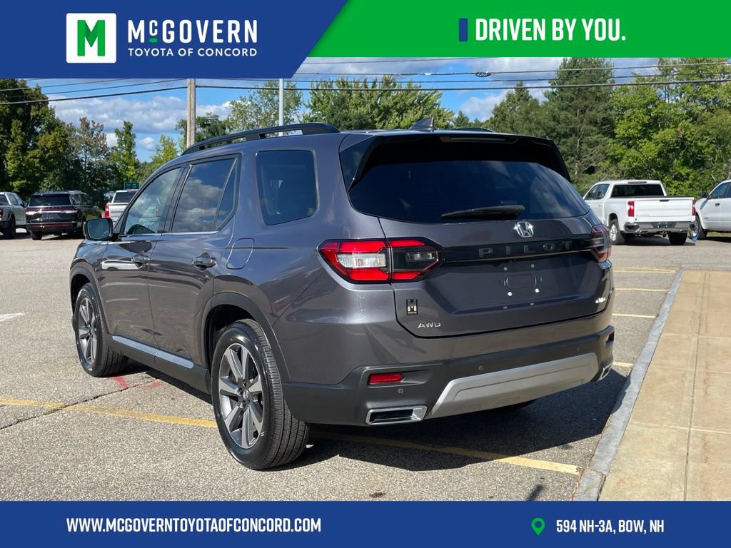 Used 2025 Honda Pilot Elite image 3