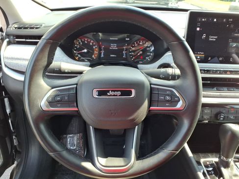 Used 2022 Jeep Compass Latitude AWD/4WD image 17
