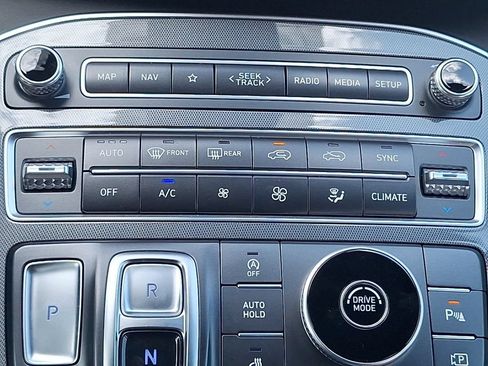 Used 2022 Hyundai Santa Fe Calligraphy FWD image 17