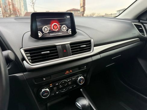 Used 2018 MAZDA MAZDA3 Touring image 21