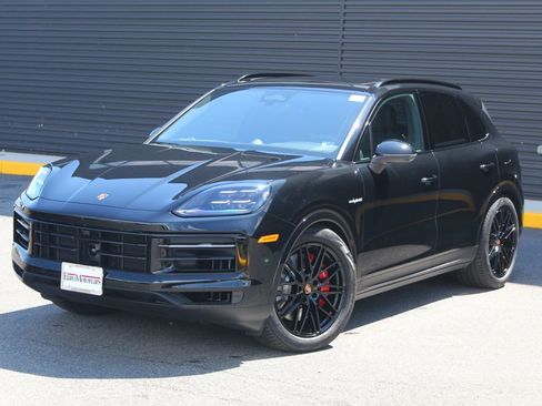 New 2026 Porsche Cayenne S image 1