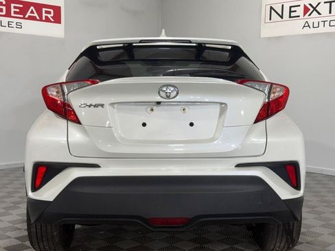 Used 2018 Toyota C-HR XLE FWD image 8