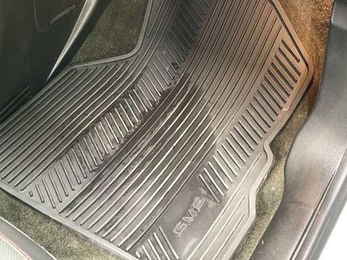 Used 2017 GMC Terrain SLT image 32