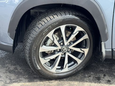 Used 2023 Toyota Corolla Cross XLE w/ Convenience Package image 42