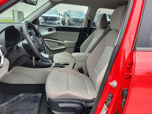 Used 2022 Kia Soul LX w/ Technology Package FWD image 11