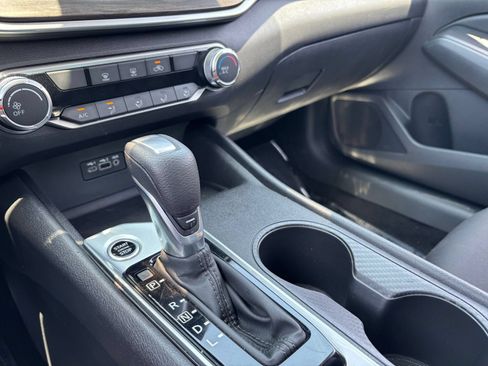 Used 2025 Nissan Altima 2.5 SV FWD image 42