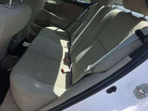 Used 2013 Toyota Corolla LE FWD image 24