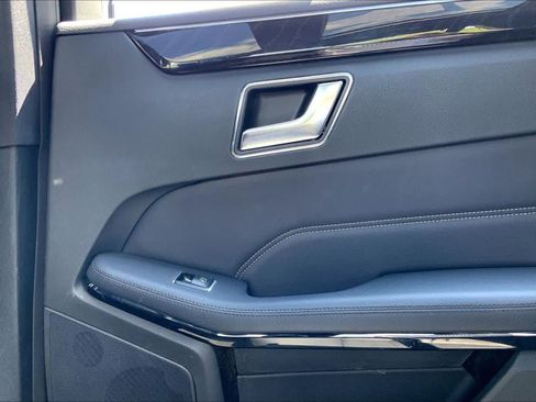 Used 2016 Mercedes-Benz E 350 4MATIC Wagon image 36
