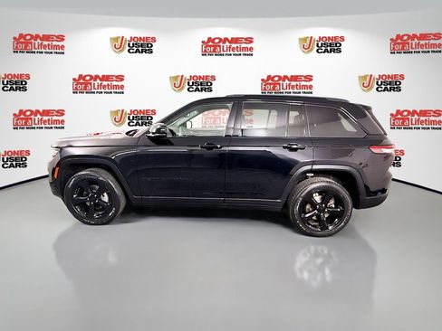 Used 2023 Jeep Grand Cherokee Altitude AWD/4WD image 14