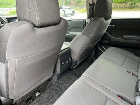Certified 2024 Nissan Frontier SV w/ Technology Package RWD image 17