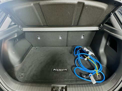 Used 2023 Hyundai Kona SE FWD image 27