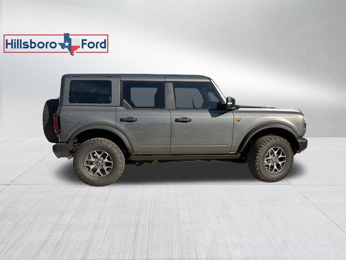 New 2025 Ford Bronco Badlands image 6