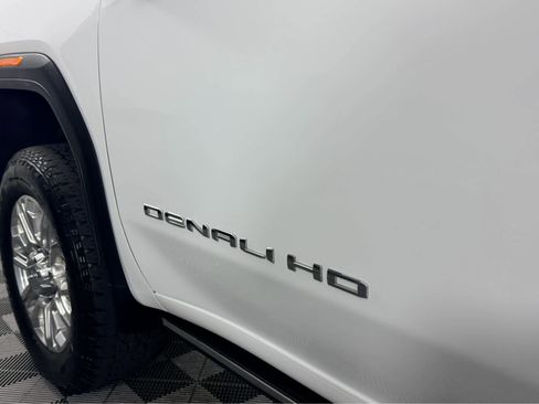 Used 2022 GMC Sierra 2500 Denali image 10