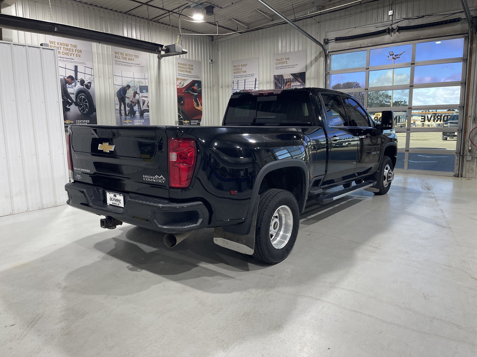 Used 2022 Chevrolet Silverado 3500 High Country AWD/4WD image 8