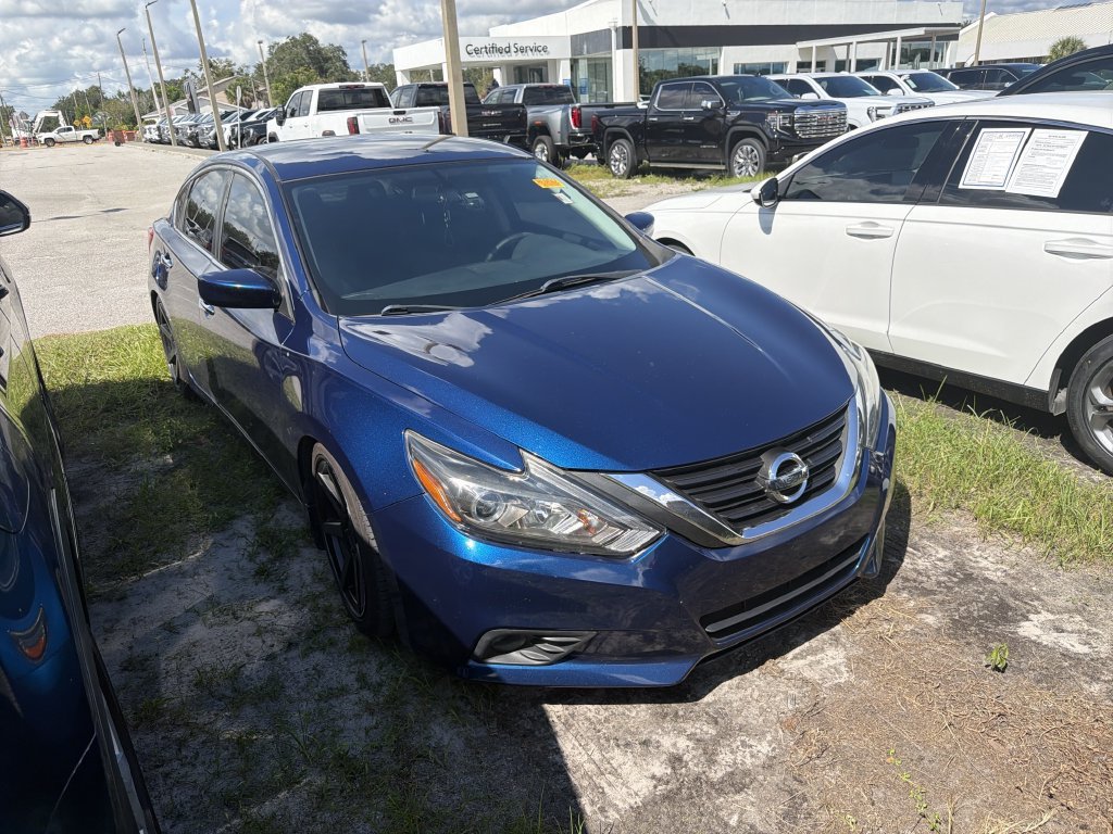 Used 2017 Nissan Altima 2.5 SR FWD image 1