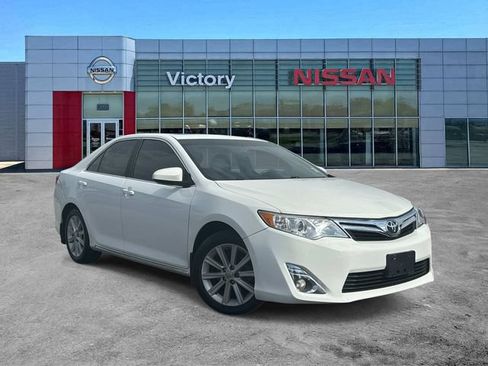 Used 2012 Toyota Camry XLE FWD image 1