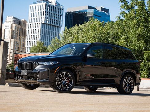 Used 2024 BMW X5 xDrive40i w/ M Sport Package AWD/4WD image 1