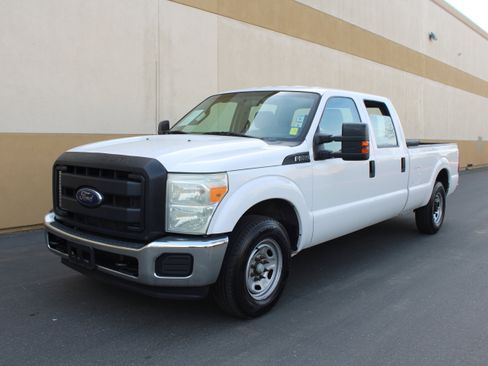 Used 2016 Ford F250 XL w/ Power Equipment Group image 5