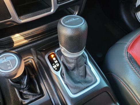 Used 2021 Jeep Gladiator Sport image 11