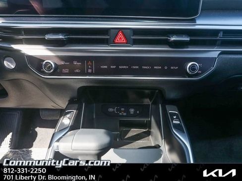Certified 2025 Kia Sorento S w/ Panoramic Sunroof Package image 15