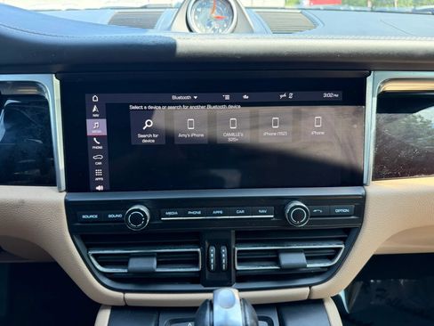 Used 2019 Porsche Macan AWD/4WD image 23