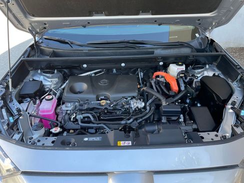 Used 2025 Toyota RAV4 LE image 32
