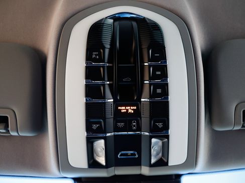 Used 2016 Porsche Panamera S image 51