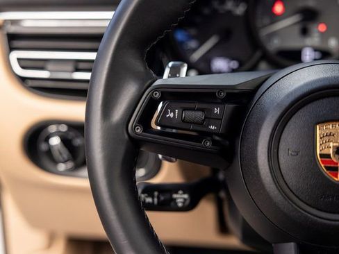 Certified 2025 Porsche Macan S image 46